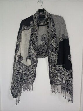 Lucky Wrap Scarf Paisley Fringe Wool Blend Black & Gray